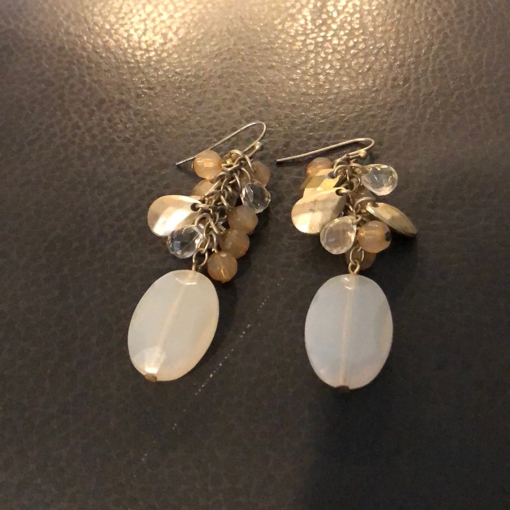 ✨White and Gold Dangling Hook Earrings